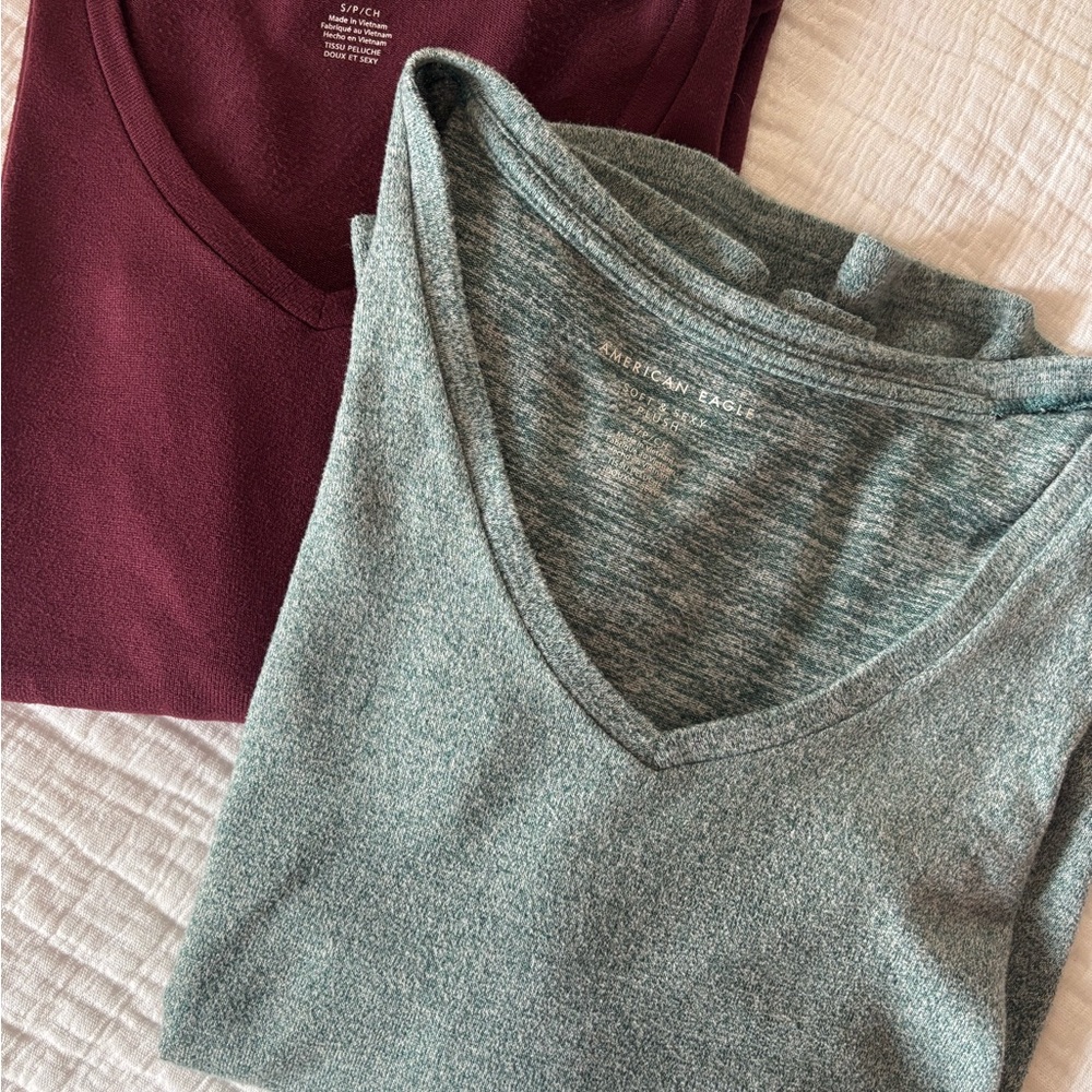 American Eagle V-Neck Tees in Teal and Burgundy- 2ct